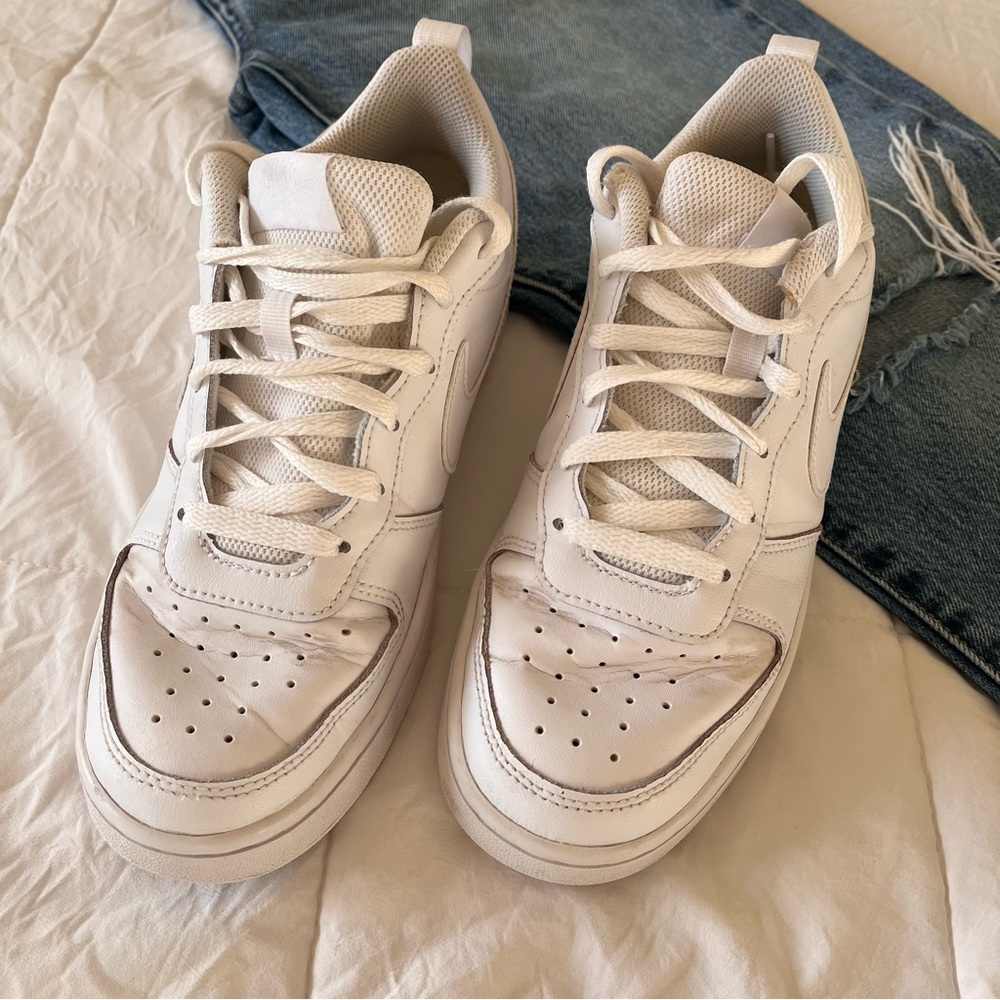 Nike Shoes White Low Top Size 6 - Picture 1 of 10